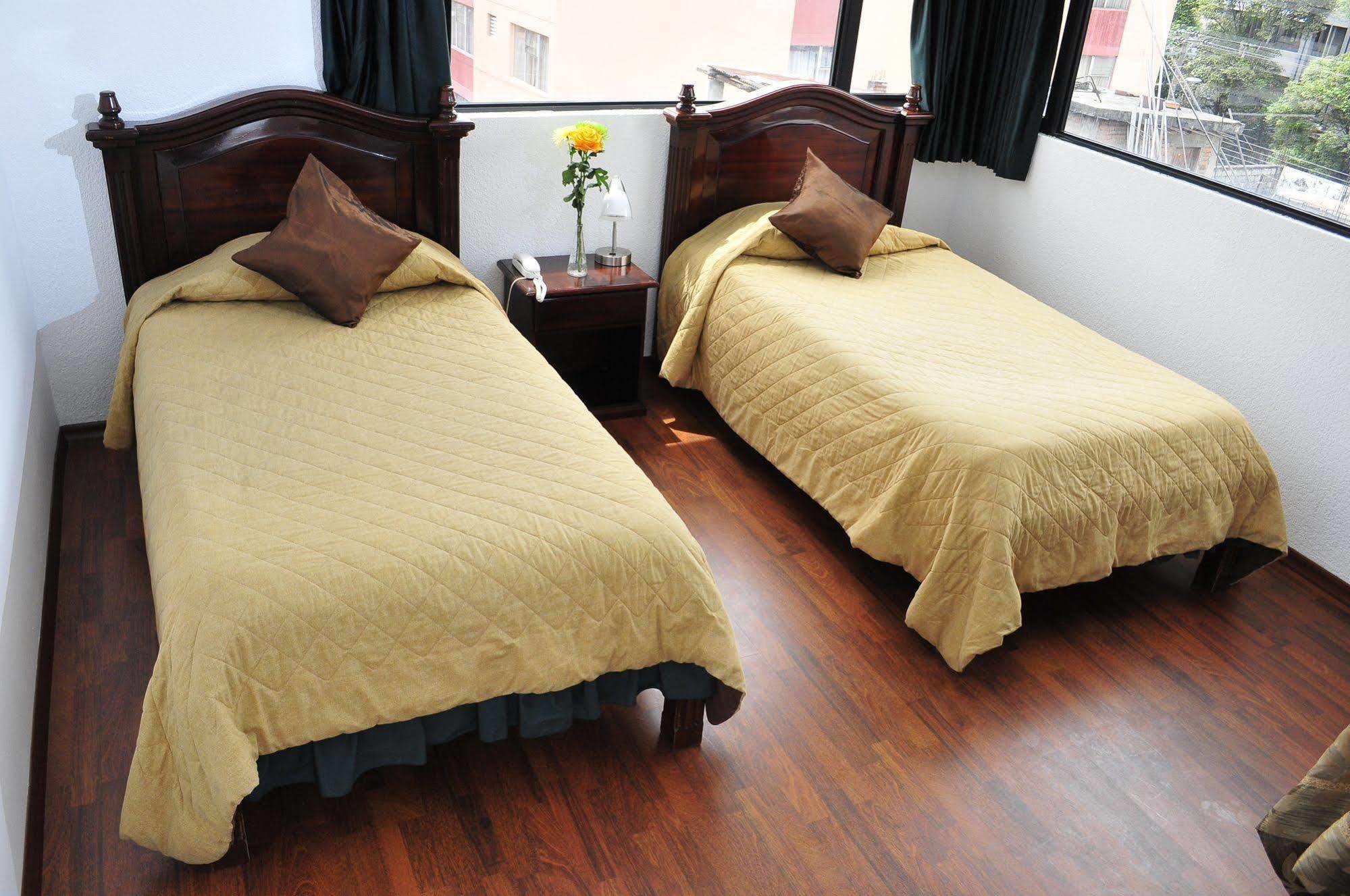 Hotel Nass Sol De Quito Bagian luar foto